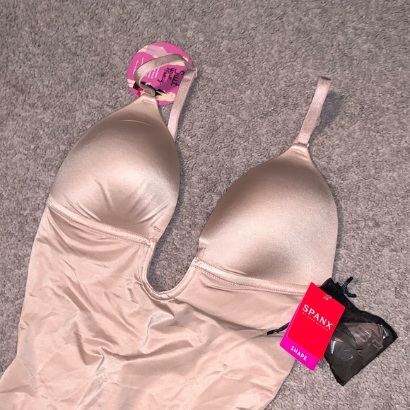 Plunge low-back bodysuit NWT - Picture 3 of 7